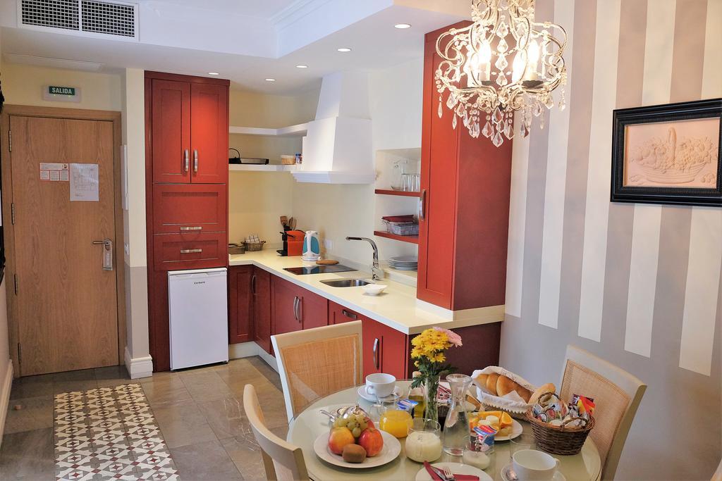 Apartasuites Alberca Deluxe กอร์โดบา ห้อง รูปภาพ