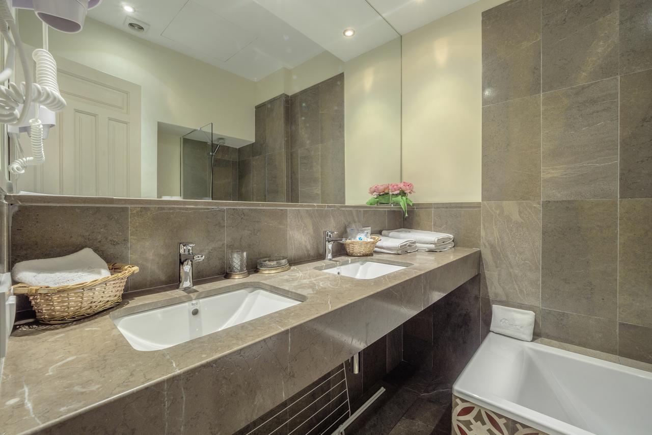 Apartasuites Alberca Deluxe กอร์โดบา ภายนอก รูปภาพ
